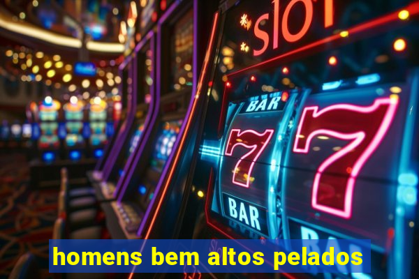 homens bem altos pelados